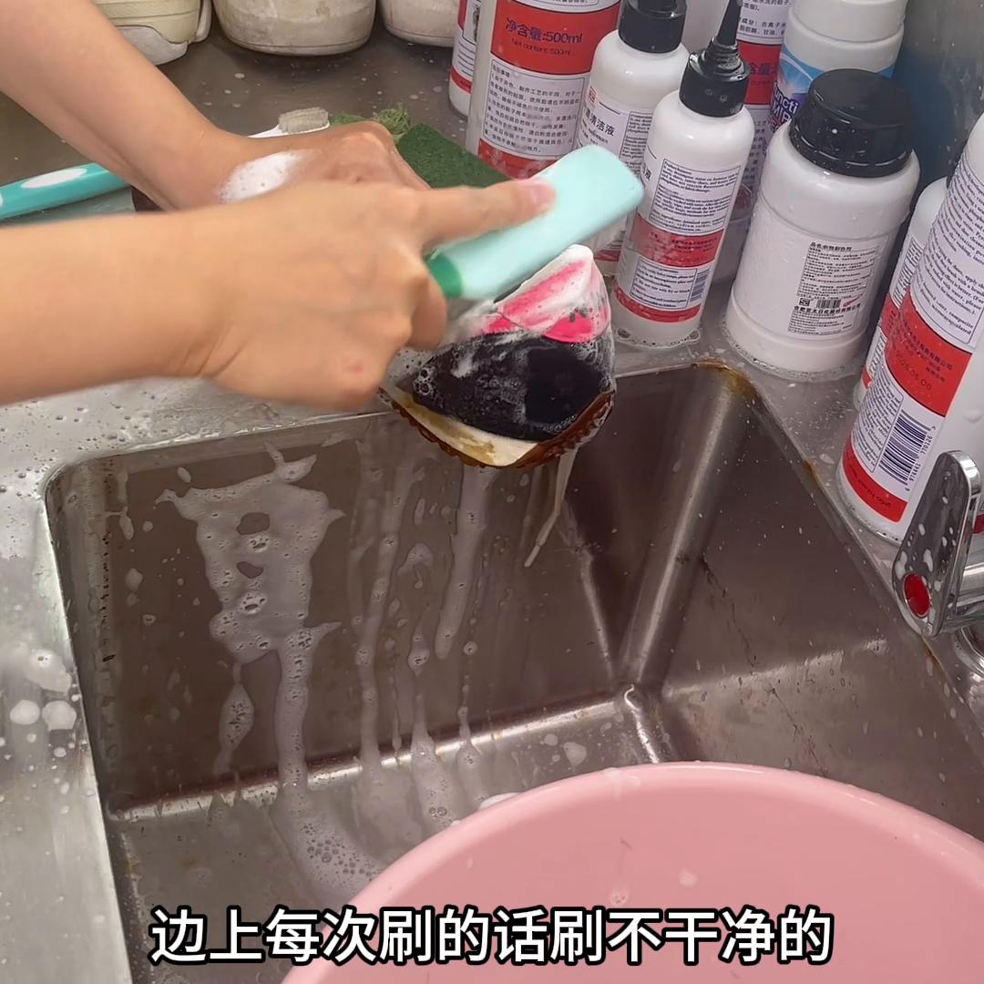 翻毛皮鞋子串色用什么方法去掉,翻毛皮的鞋子顽固泥污渍怎么清理