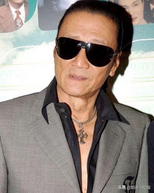 谢贤赌博欠债被抓,谢贤演赌神被扔下楼