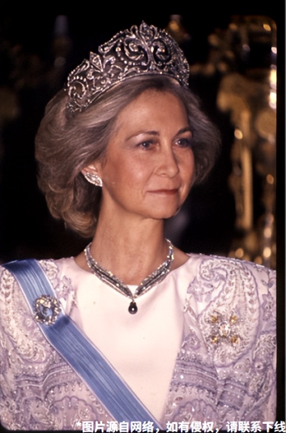 西班牙公主爱上教官,西班牙公主喜欢球员