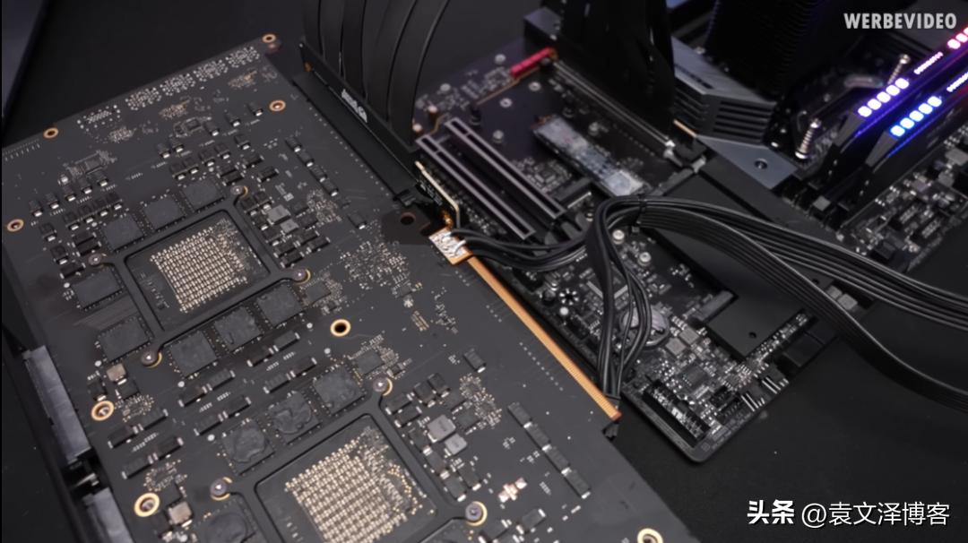 能买近3张4090!AMD用胶水做了张“双黄蛋”GPU
