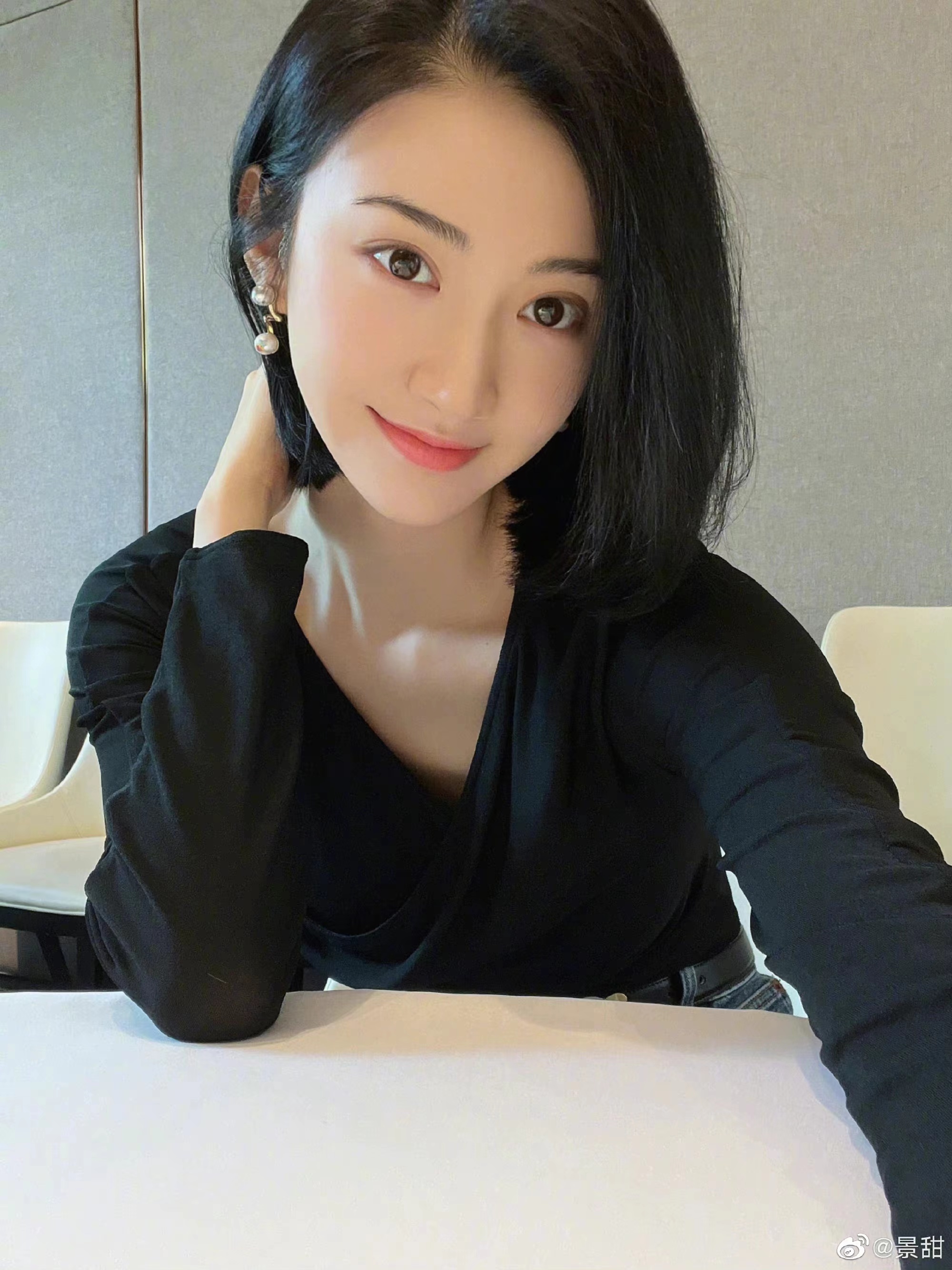 景甜流光之城同款向日葵披肩,景甜梳黑色披肩长发