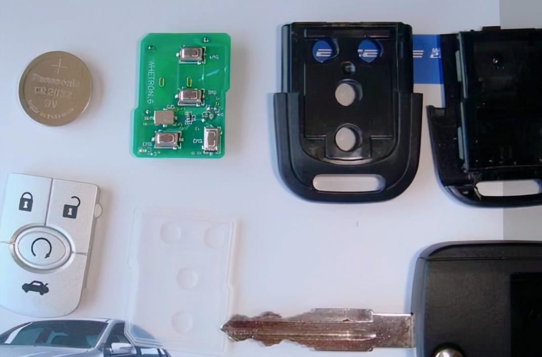 大众车钥匙怎么换电池,车钥匙怎么换电池奔驰