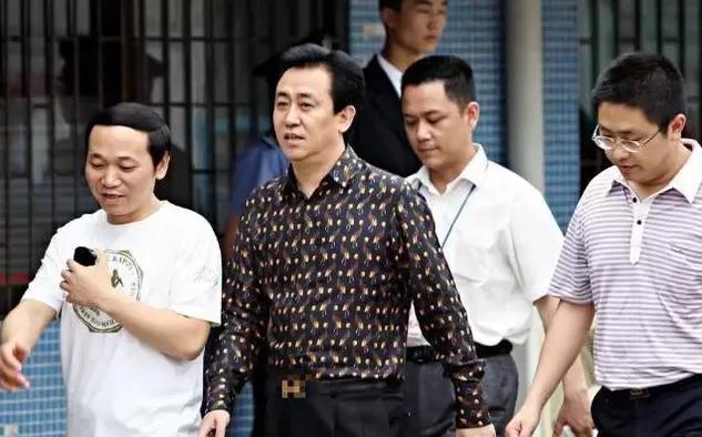 恒大总裁年薪2亿,恒大有多少拿上亿年薪的高管