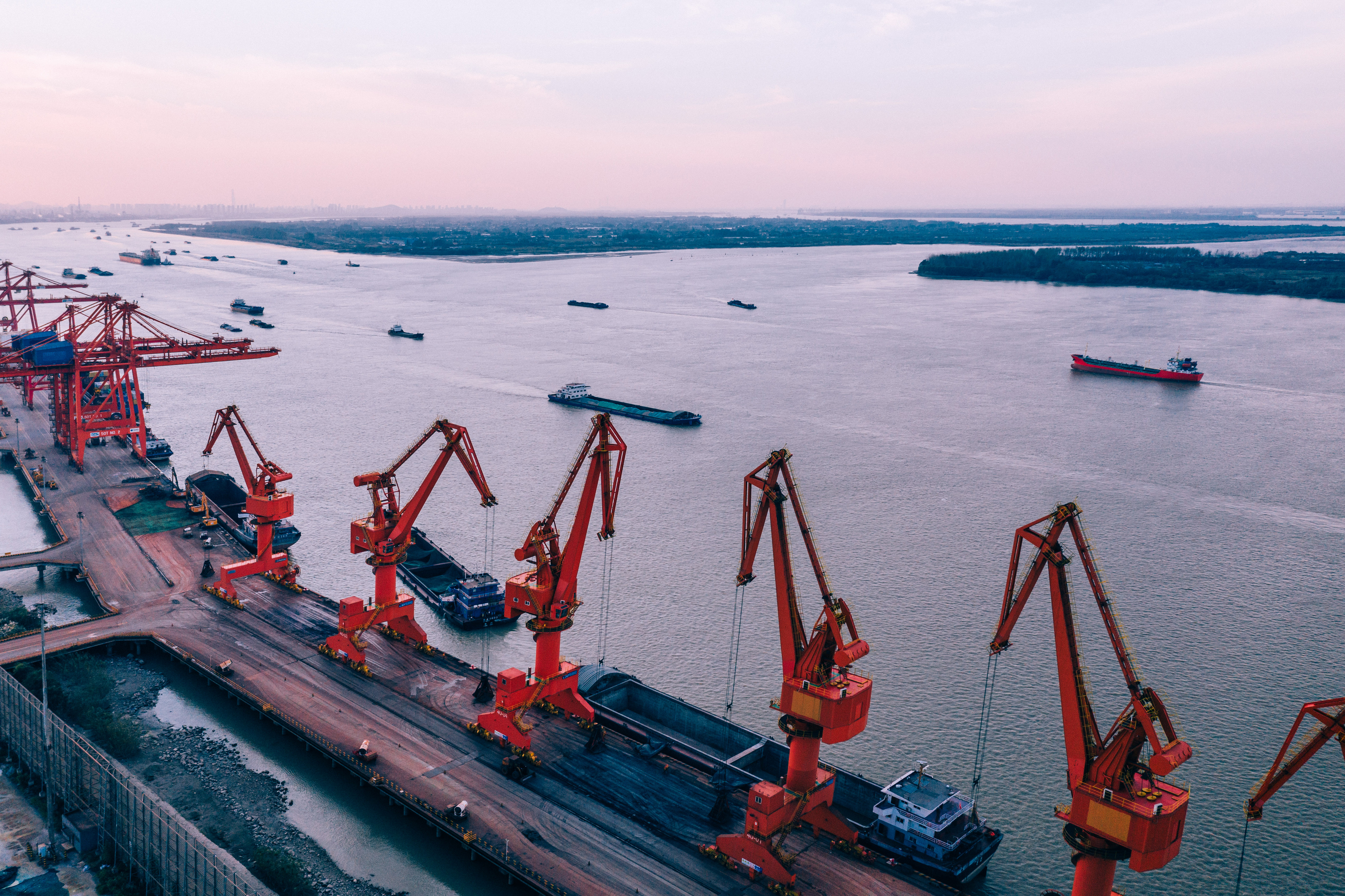 沿着运河看中国,沿着海岸线看苏州