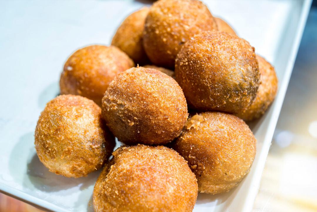 炸糖糕掌握技巧开裂不漏个个空心,炸糖糕怎么又酥又脆