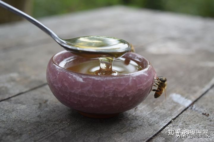 蜂蜜保质期多久保管方法,蜂蜜有保质期吗过期的蜂蜜能吃吗