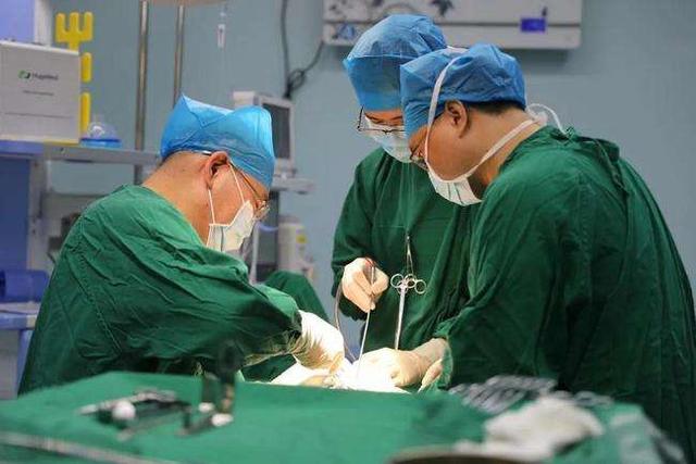 女的摘掉子宫和乳腺有什么影响,女性摘掉子宫会显老吗