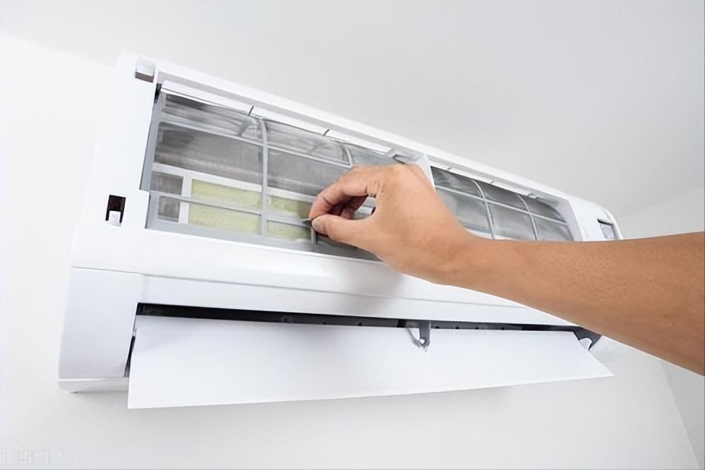 空调吹出来的风有异味是什么原因,空调出风有异味什么原因