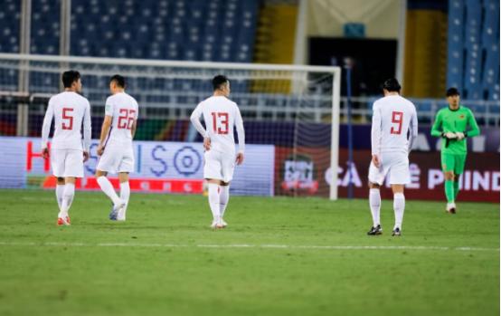 中国女足夺冠烟花,女足战胜韩国赛后庆祝视频