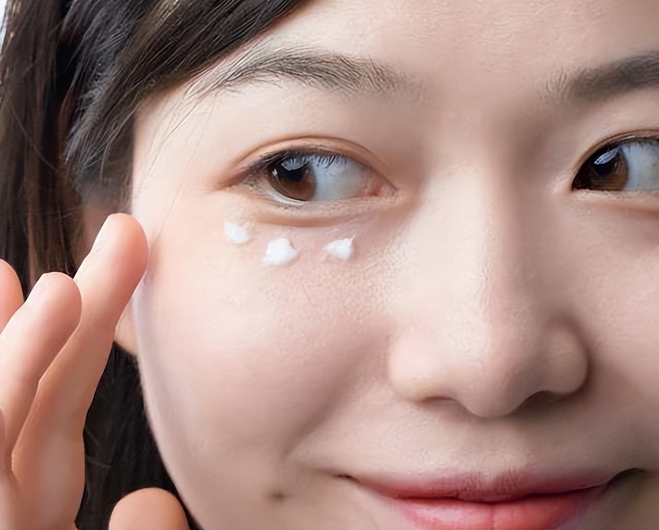 国货祛眼纹效果最好的眼霜,国货去眼纹的眼霜推荐