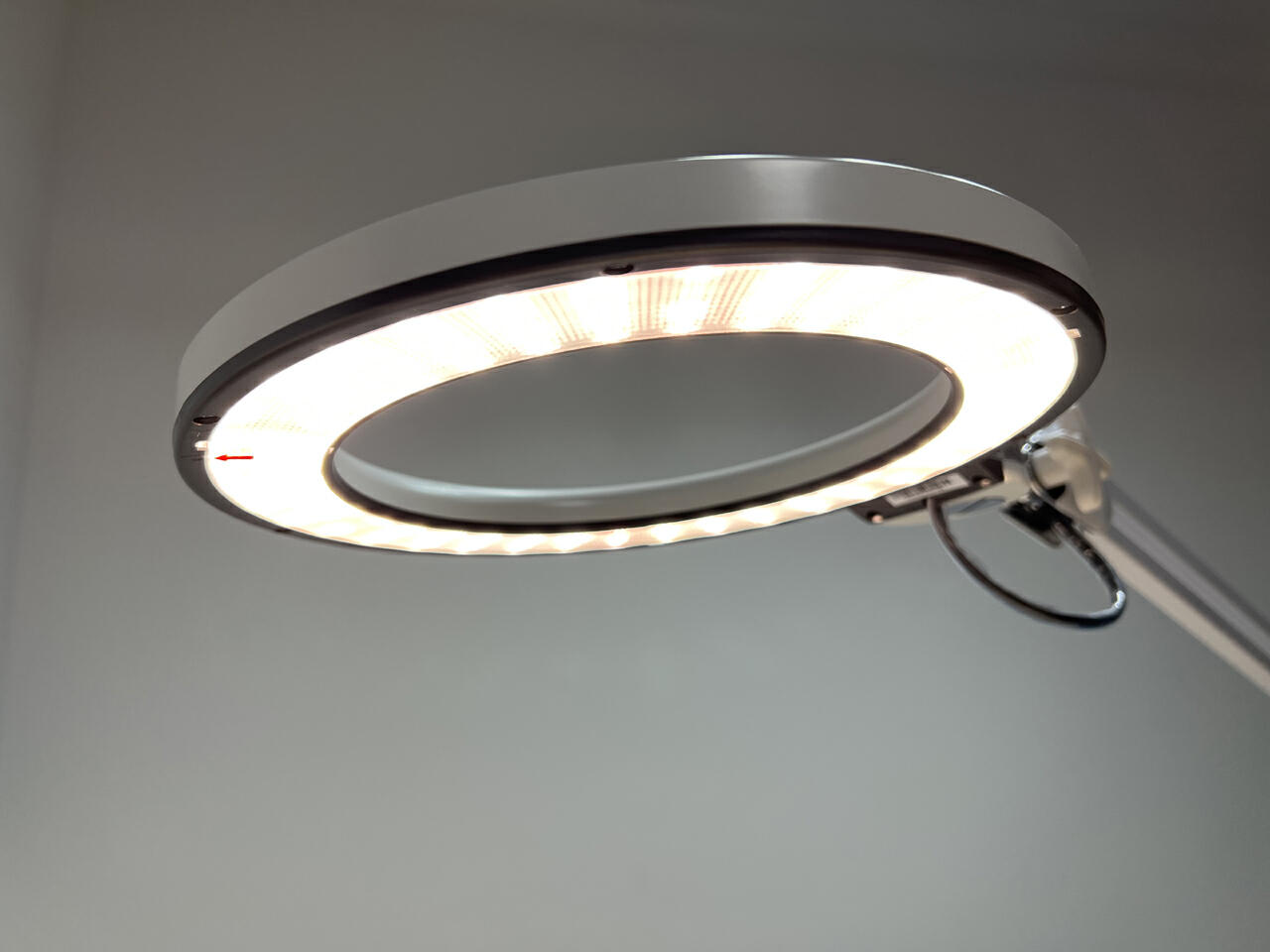 nir红光能用于照射眼睛么,nir红光护眼台灯靠谱吗