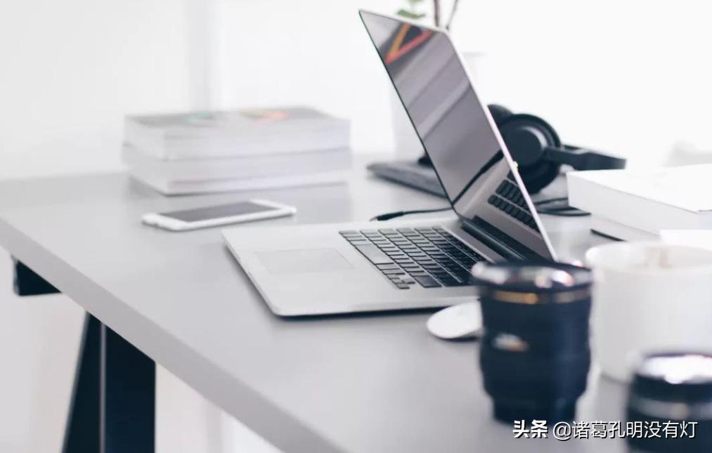 职场：我是90后，放弃年薪60万做直播，两年赔700万，而后遇见她