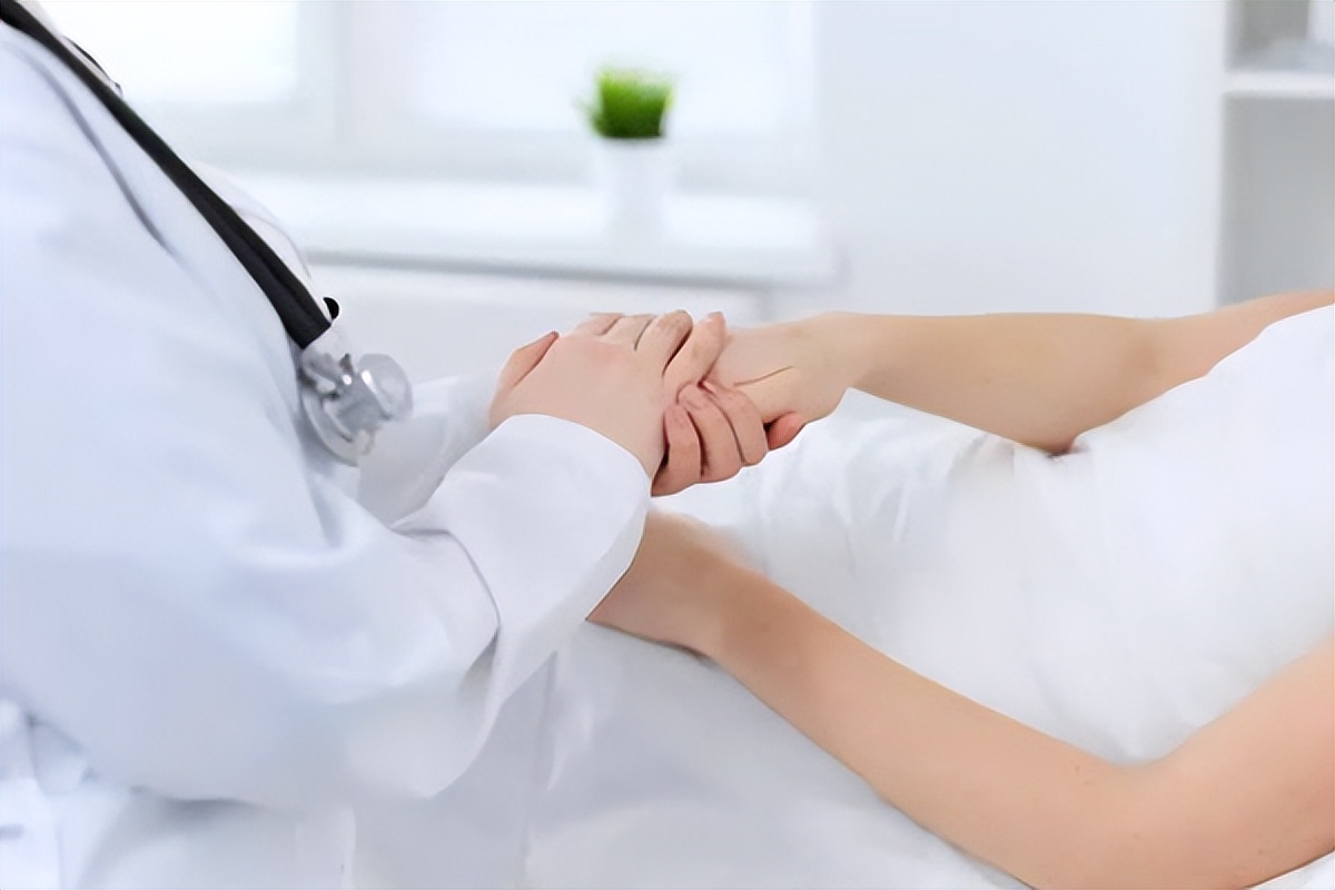 夫妻生活时，使用润滑剂对身体有害吗？医生：做好4点避免伤害