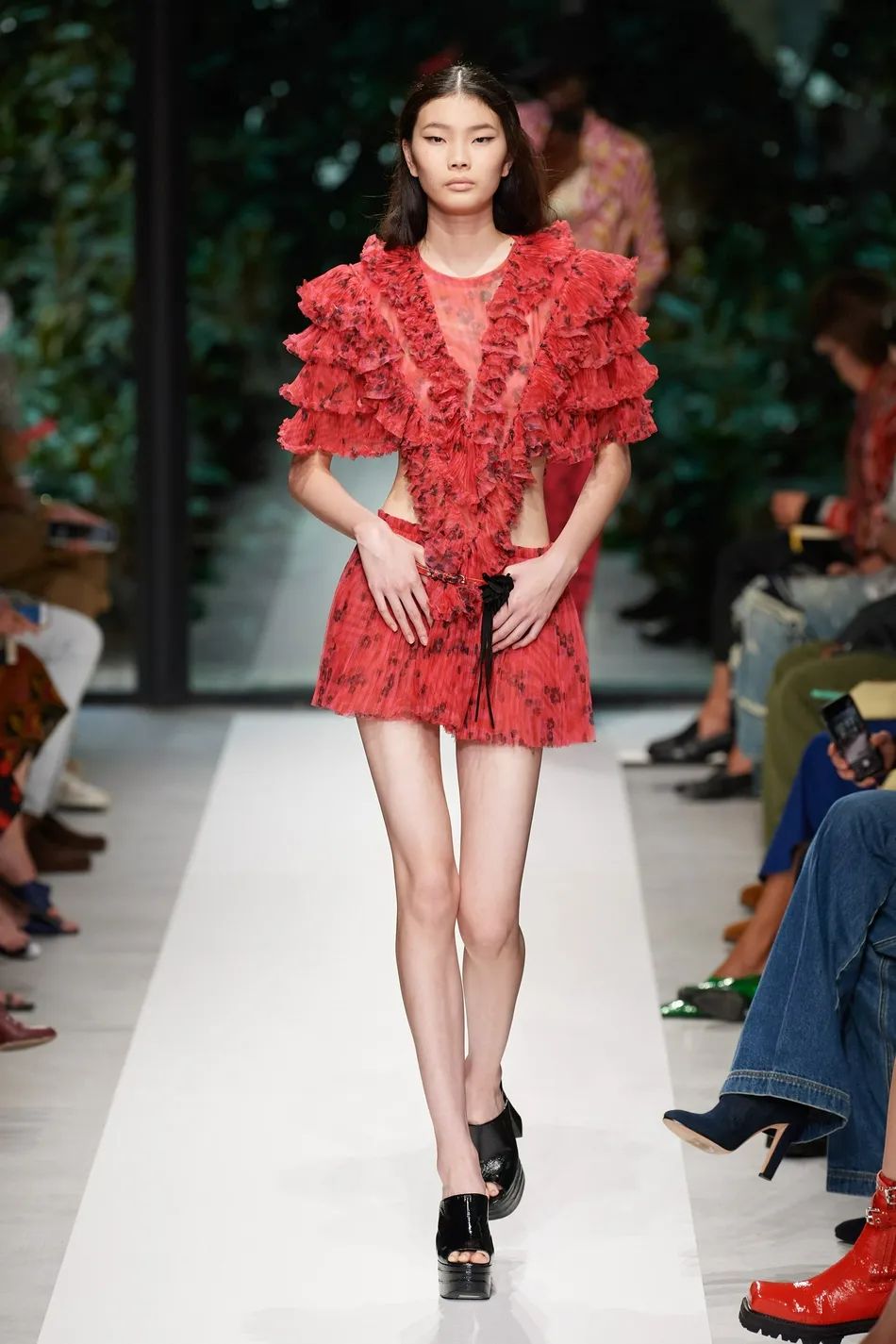 20款绝对令人惊艳的衣服,盘点那些颜值超高的衣服