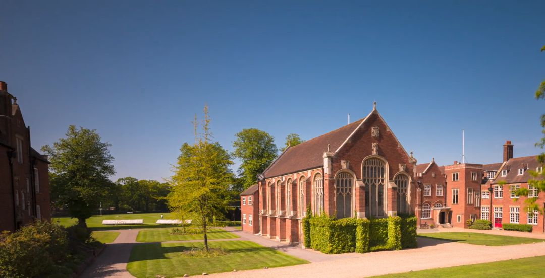 秋日漫步：英国私校美景巡礼，孩子们喜欢哪一所？