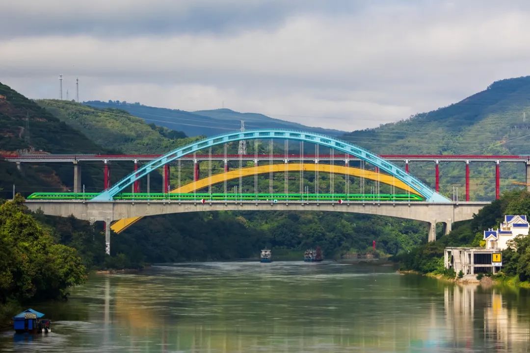 中老铁路为何被称为黄金大通道,中老铁路的建成有哪些有利的影响