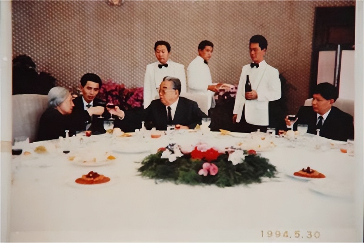 1997年重庆老妇访问朝鲜，祭拜金日成后，提出了一个大胆的建议