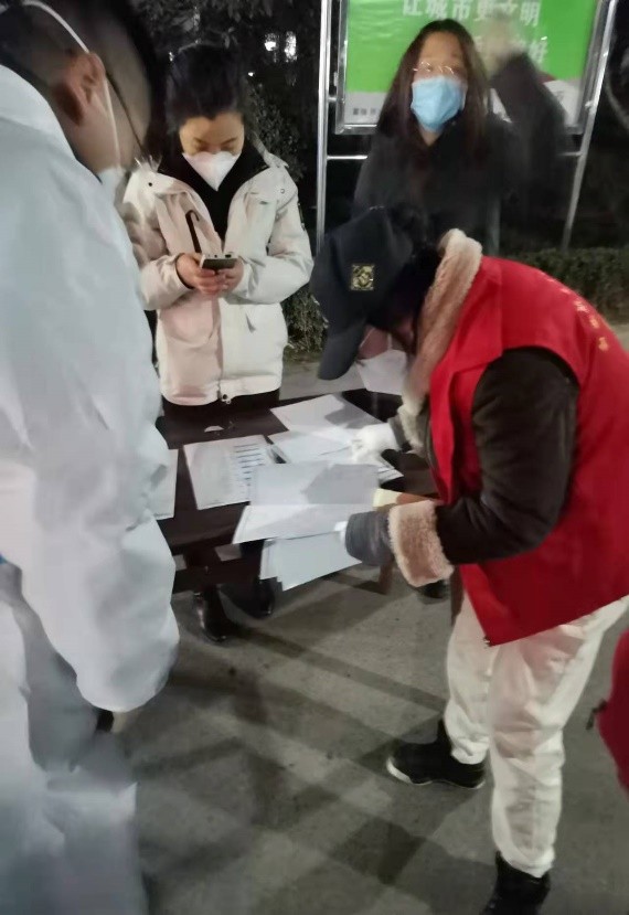 抗击疫情社区一线工作者,坚守在西安疫情防控一线