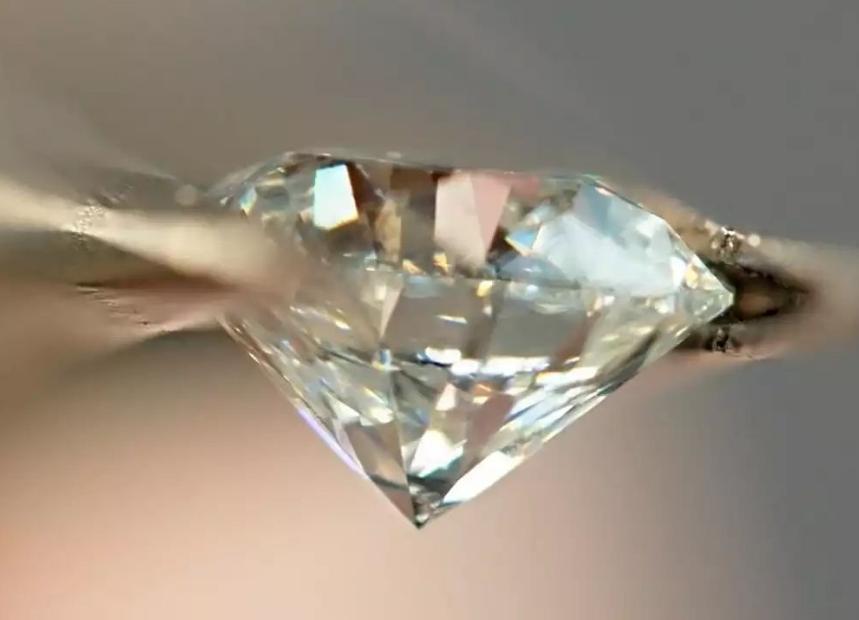 戴比尔斯为什么放弃培育钻石,戴比尔斯宣传钻石的手段