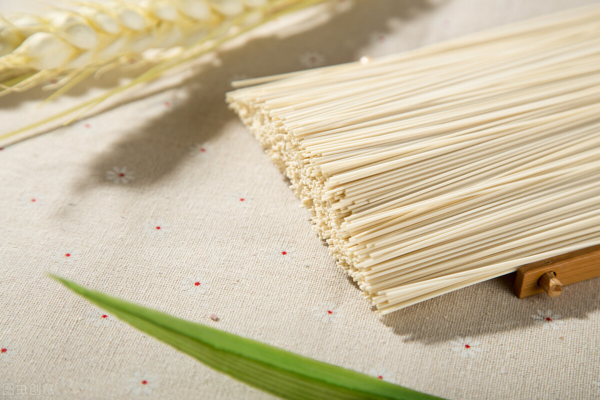 小苏打不可食用放进了饼里能吃吗,小苏打食用碱不可随便用