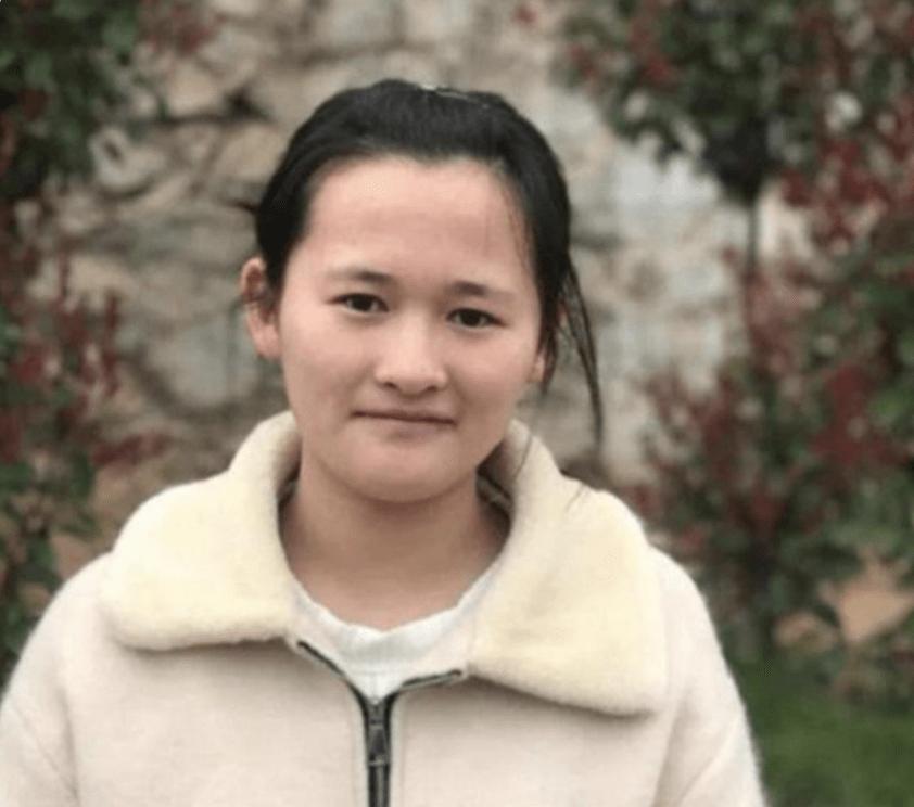 弃婴考上博士亲父母带五十万认亲,湖北夫妻捡到弃婴24年博士归来