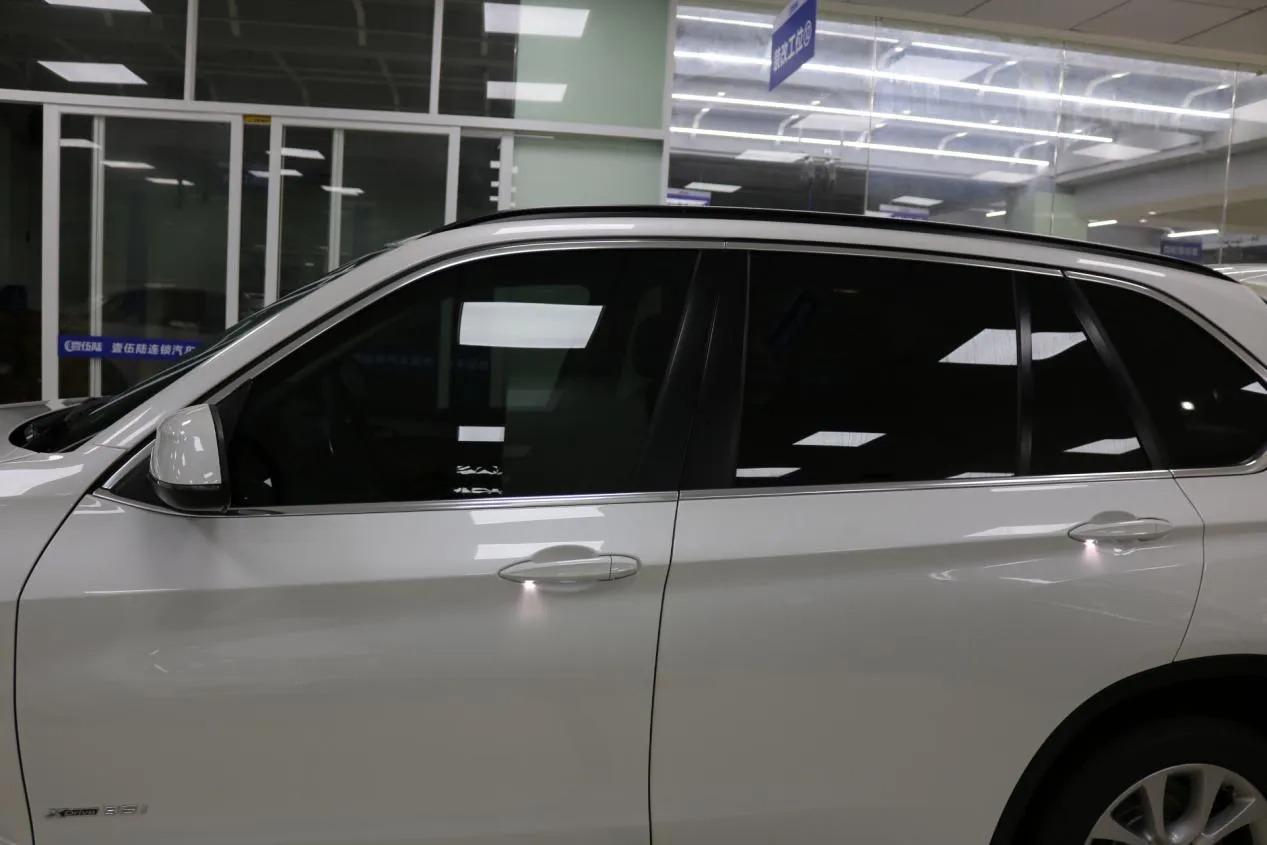 车窗膜起泡老化了撕不下来怎么弄,车窗膜一撕就碎怎么去除