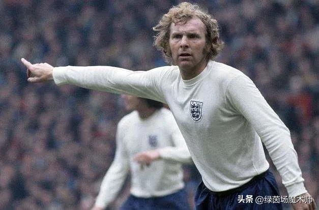 盘点足坛历史十大传奇球星,00后足坛十大新星后卫