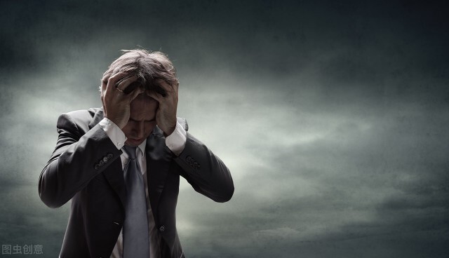 人要经历跌到谷底才能达到高峰,从人生巅峰跌到谷底