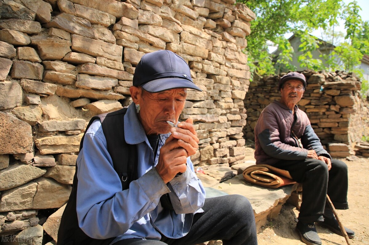 老话“人有雀腹想要赚钱难，纵然手里有钱早花完”，什么是雀腹？