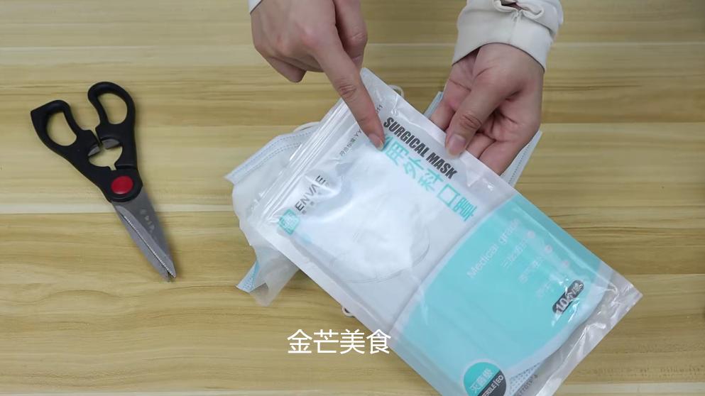 创可贴撕下来把皮撕掉了,撕创可贴把皮撕掉了流黄水