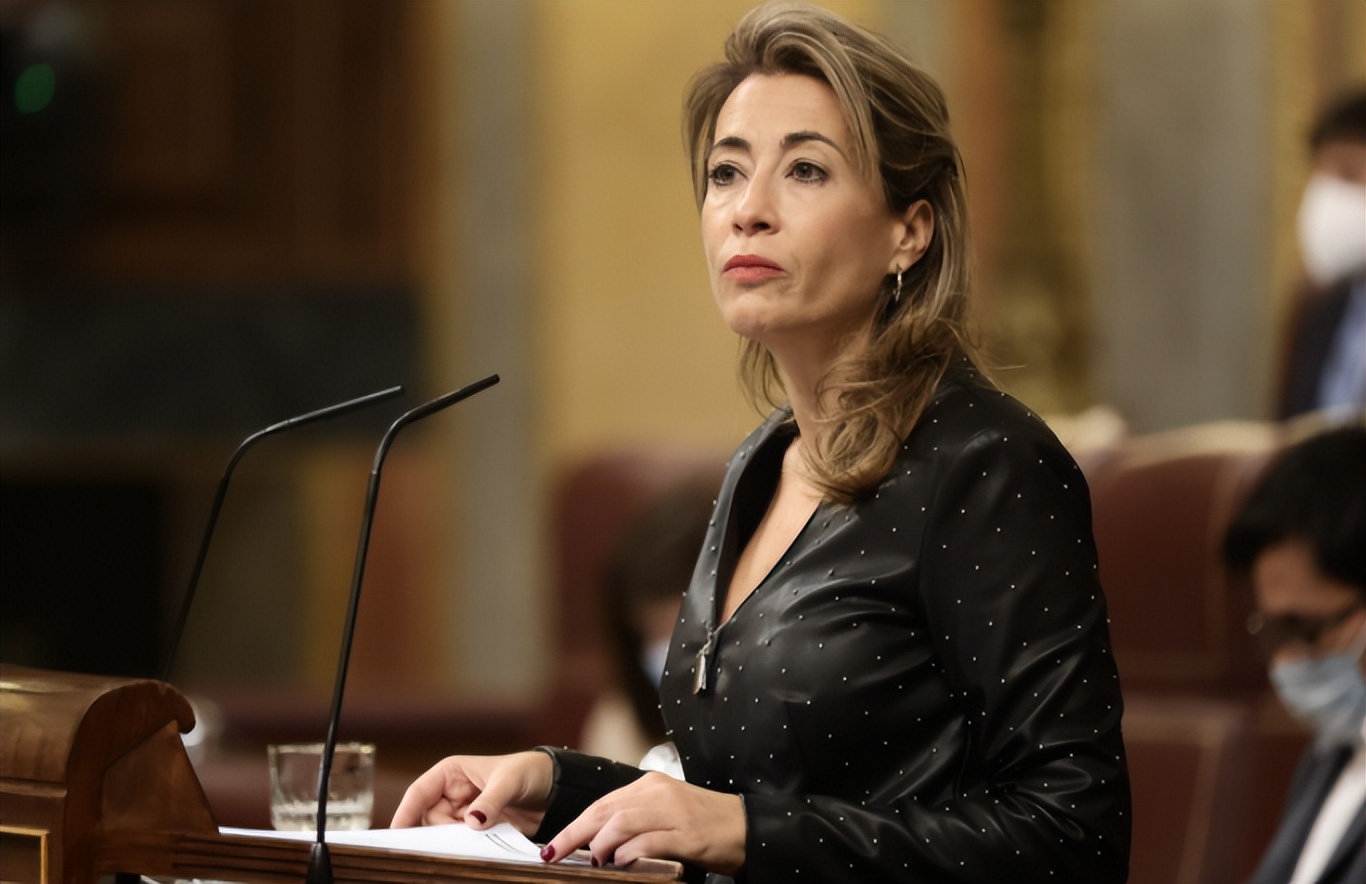 西班牙花2亿多造火车,花19亿造火车西班牙吐槽