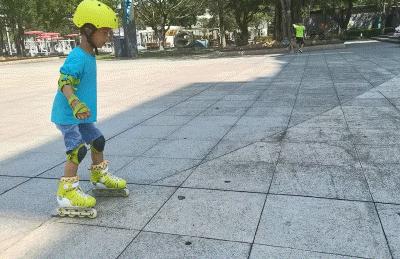 轮滑鞋儿童初学者穿戴,轮滑鞋儿童初学者酷骑