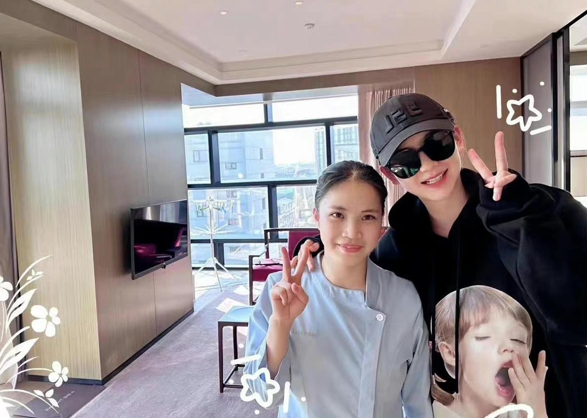 戚薇分享二胎产后首露面照,戚薇自曝产后