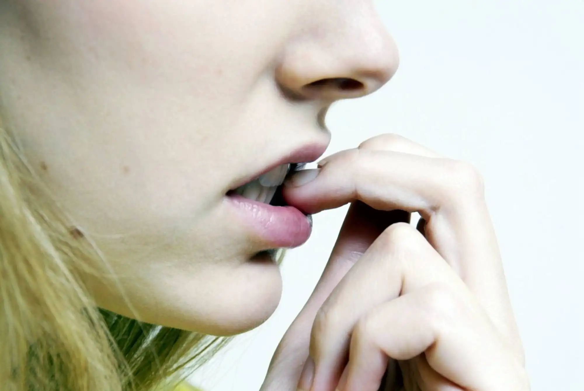 经常咬指甲有什么危害吗,经常咬指甲会造成什么后果