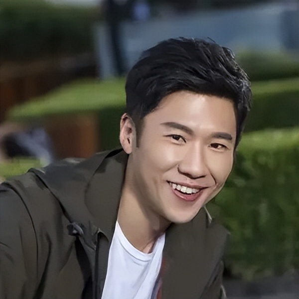 演员王骁与王馥荔,演员王骁是王馥荔的亲生儿子吗