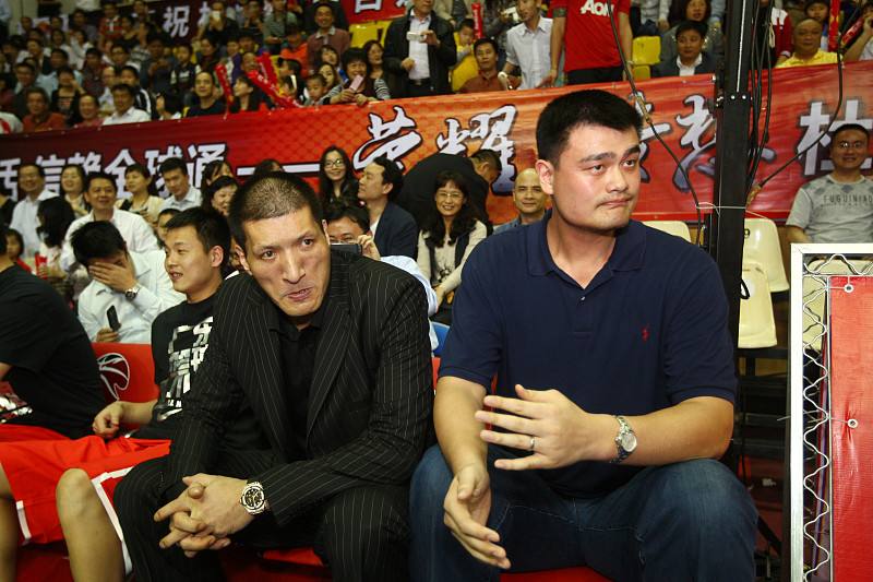 内蒙古篮协主席巴特尔年薪20万，中国篮协主席姚明呢？数字惊人