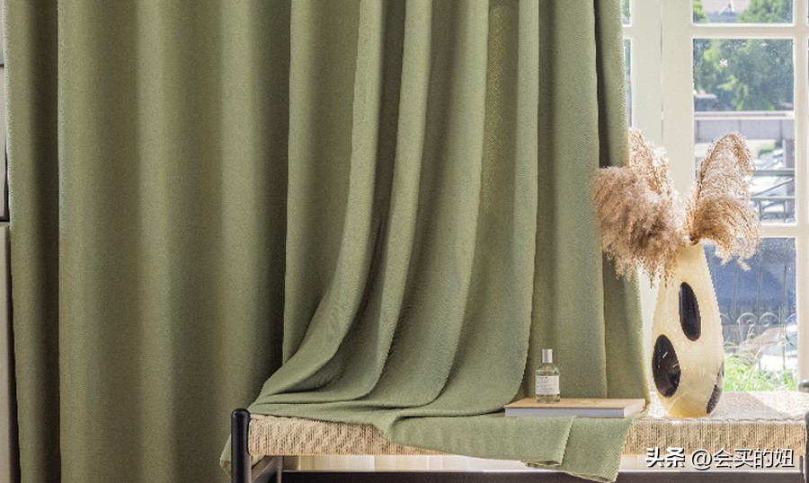 如何选便宜美观实用的窗帘,店铺一般装什么窗帘好看