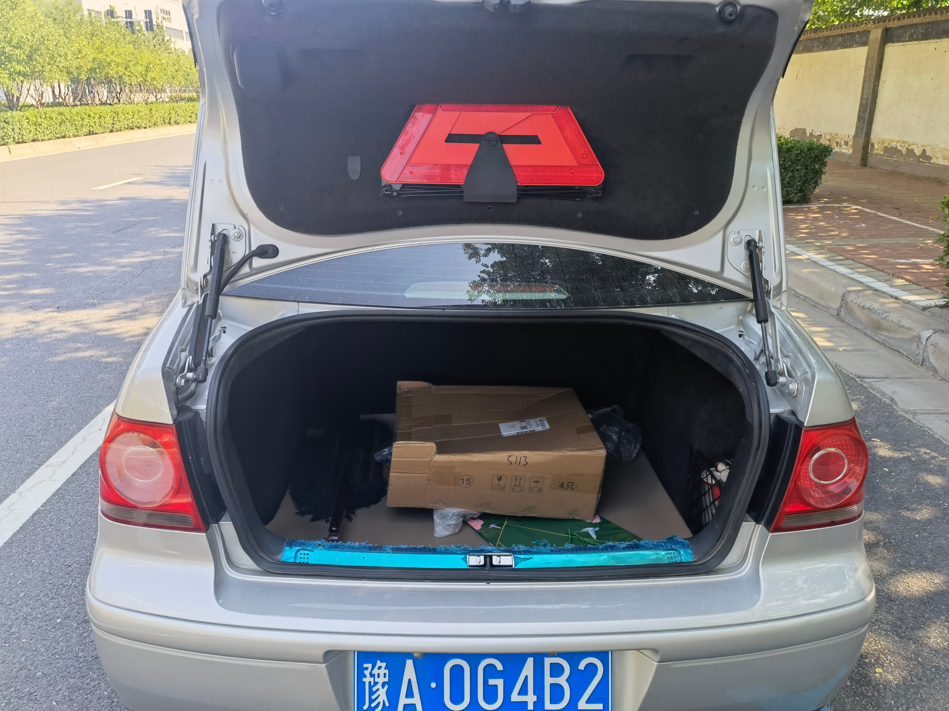 19年6万公里新宝来还值多少钱,宝来前保险杠喷漆多少钱一个