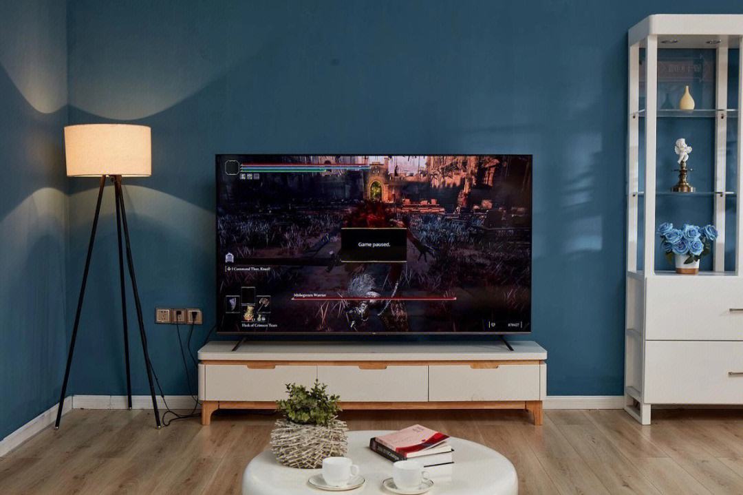 平时喜欢看电影追剧，选择什么样的电视机比较好？