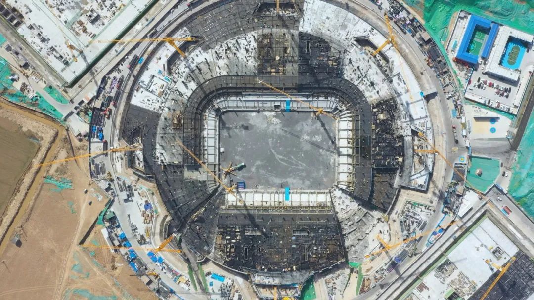 山东首座专业足球场首秀,山东第一个国际足球场