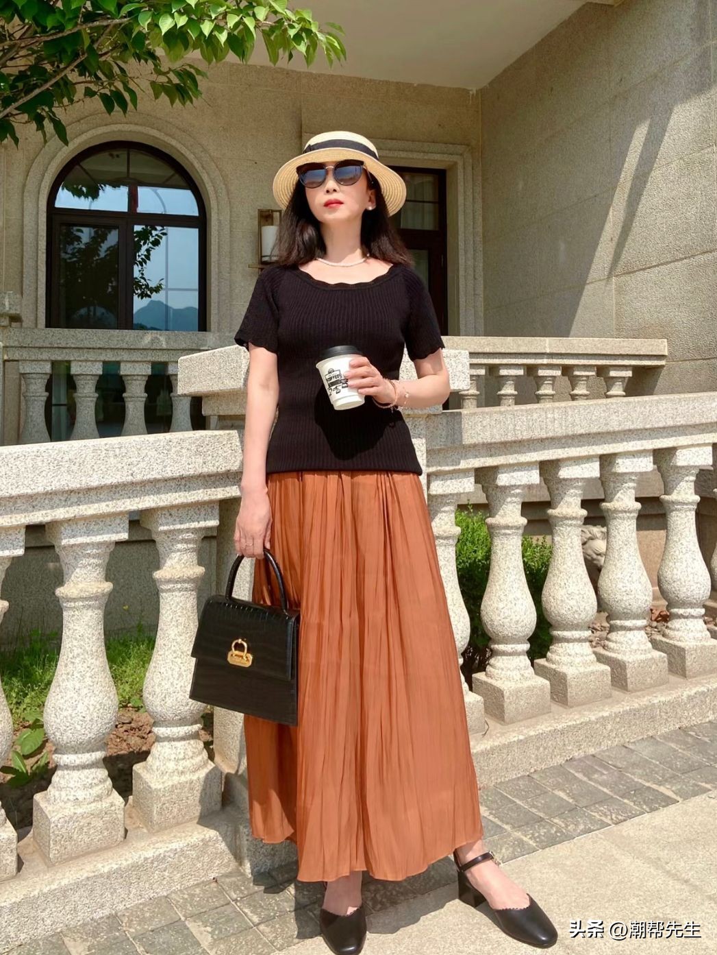女生这样穿超显气质穿上年轻10岁,岁数大的女士夏天怎样穿好看