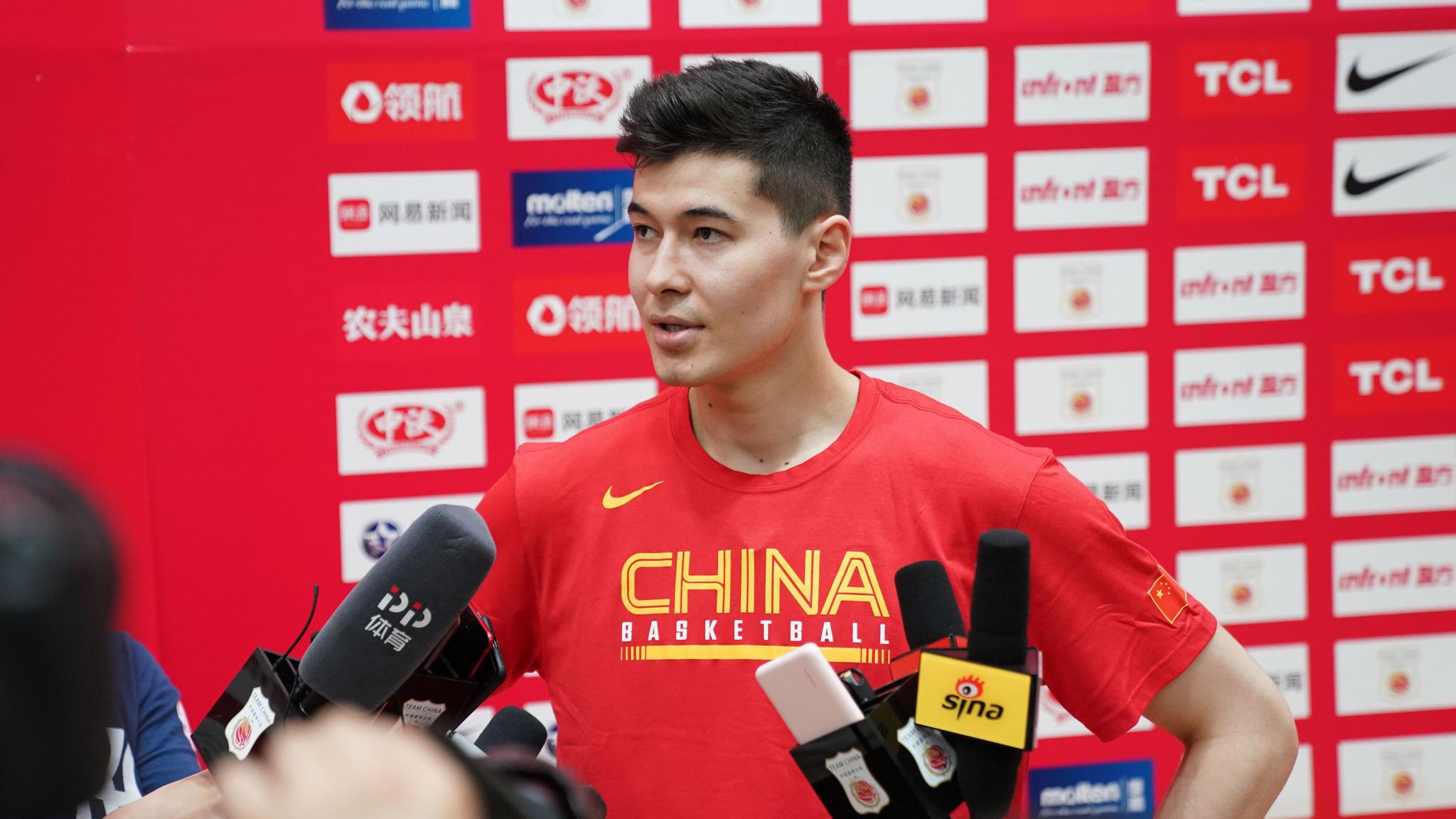 字母哥中国行指导男篮u16球员,中国篮球新疆队的阿不都沙拉木