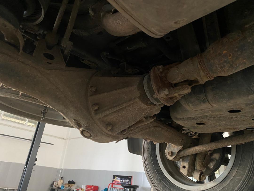 老旧丰田霸道修复,04年丰田霸道翻新改造全过程