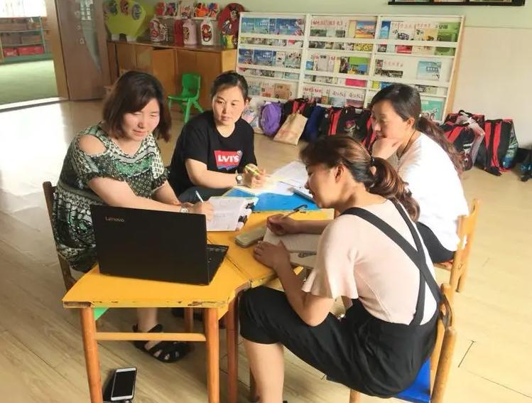 孩子上小学各种打卡把家长逼疯了,幼儿园每日上学打卡