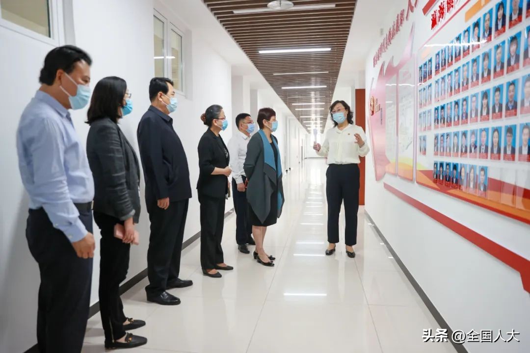 怎样做好“两个联系”——解剖代表“家站”问计四级代表