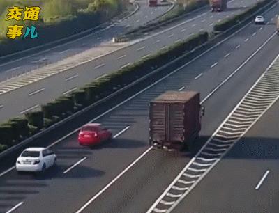 晋E26758、晋EVW688...实线变道曝光！