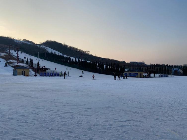 大连儿童滑雪的地方有哪些,大连周边温泉游最佳地方