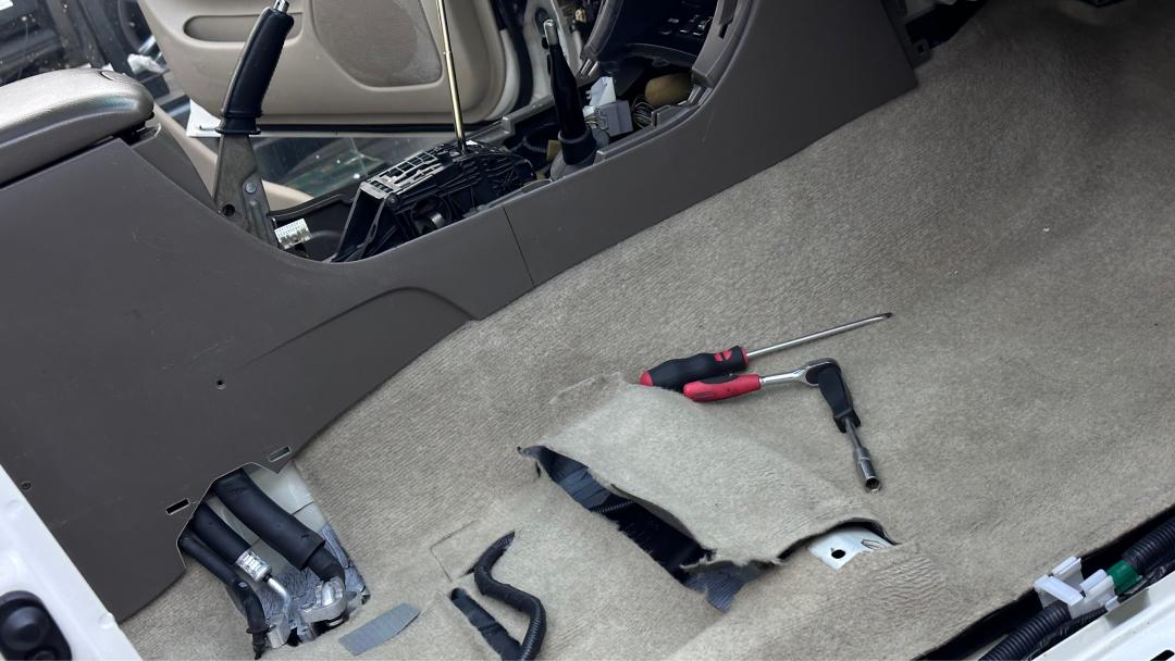 06年丰田霸道汽车翻新全过程,从山西拉回来的车