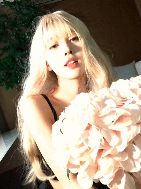 别再染挂耳染了，今年流行的“巴黎画染”太好看了