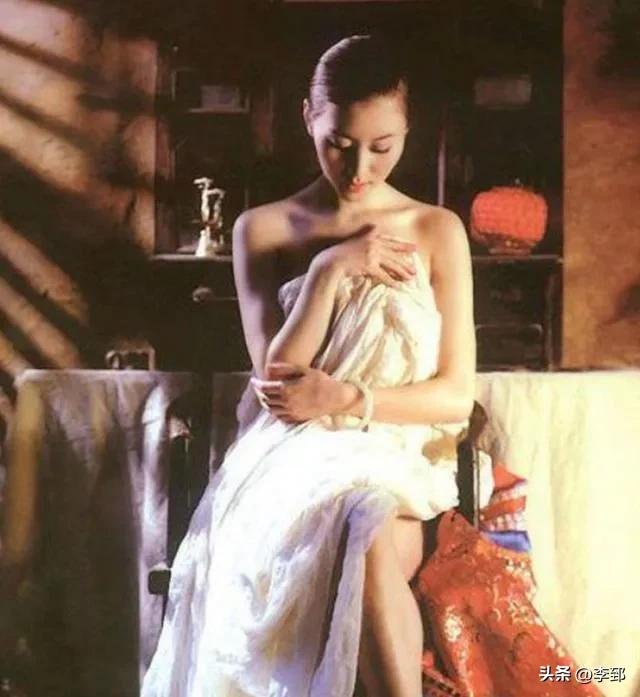 人体模特汤加丽:日搜索10万次,却被父亲嫌弃,被老公抛弃